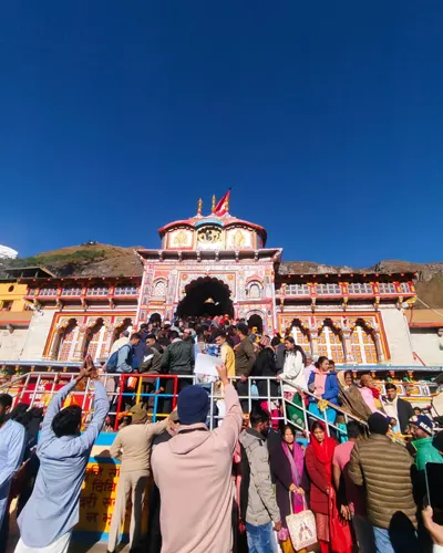 Saxena Tour & Travels